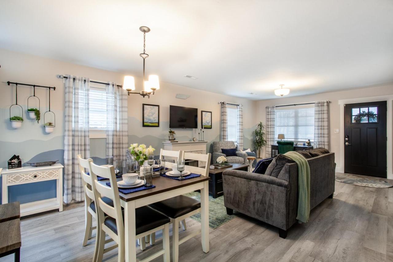Blue Valley Inn - Hot Tub & Spacious Play Area! نوكسفيل المظهر الخارجي الصورة